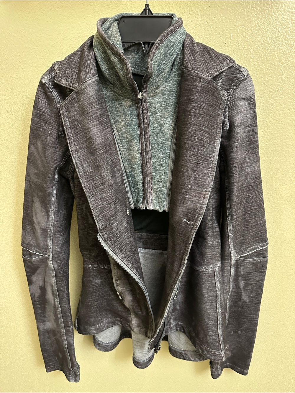 lululemon athletica Gray Layered Zip-Front Jacket Faded-maybe size 6-see pics